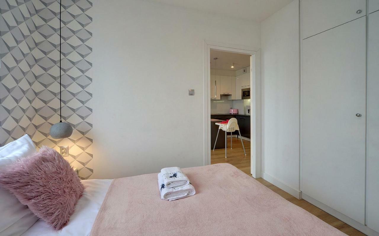 Pink Apartment Lesne Tarasy Dziwnówek Exteriör bild